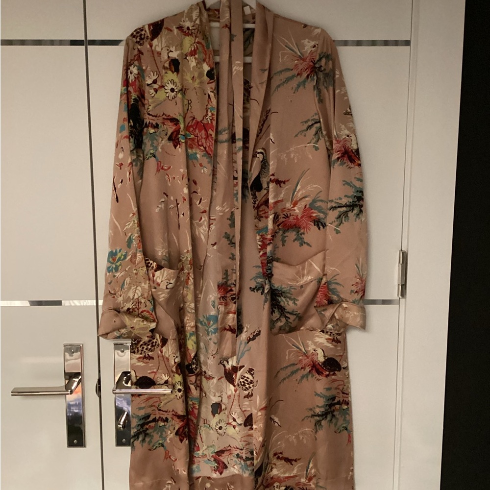 Wilfred Blush Floral Satin Kimono Robe - Picture 1 of 2